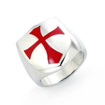 Bague bouclier de chevalier templier croix rouge gravée - Vignette | Médiéfan