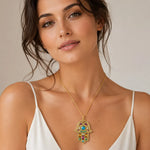 Collier Main de Fatima Dorée Sertie de Pierres Multicolores - Vignette | Médiéfan