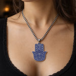 Collier Main de Fatima Émail Bleu Inscription Hébraïque - Vignette | Médiéfan