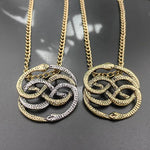 Collier Médaillon aux Serpents Entrelacés - Vignette | Médiéfan