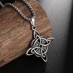 Collier Nœud de Sorcière aux Quatre Triquetras - Vignette | Médiéfan