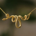 Collier Serpent Enroulé sur la Chaîne - Vignette | Médiéfan