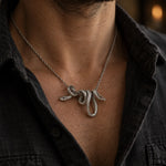 Collier Serpent Enroulé sur la Chaîne - Vignette | Médiéfan