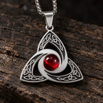Collier Triquetra à Pierre Rouge - Vignette | Médiéfan