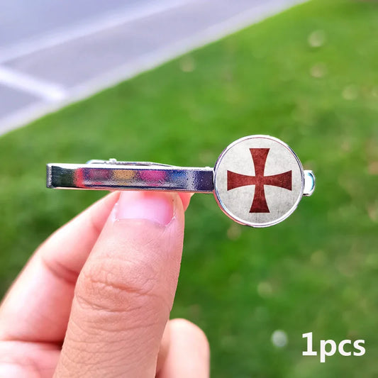 Pince à cravate templière croix noire