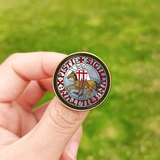 Broche templière sceau « Sigillum Militum » émaillée