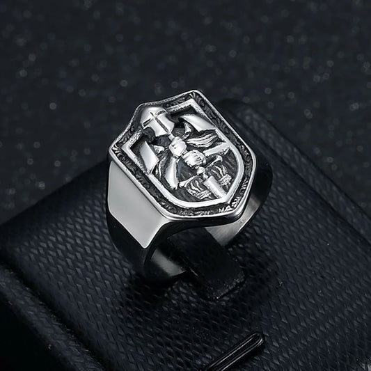 Bague guerrier médiéval épée et bouclier