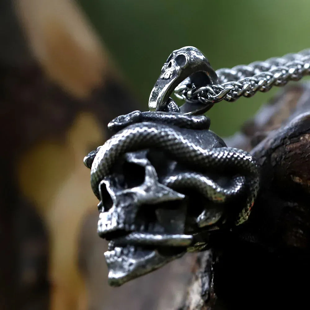 Collier Crâne aux Serpents