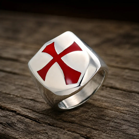 Bague bouclier de chevalier templier croix rouge gravée
