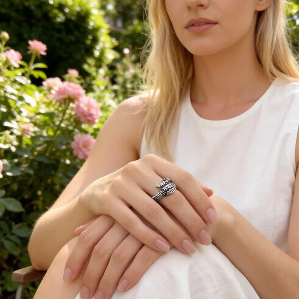 Bague Grand Serpent Gravé Œil Noir Réglable
