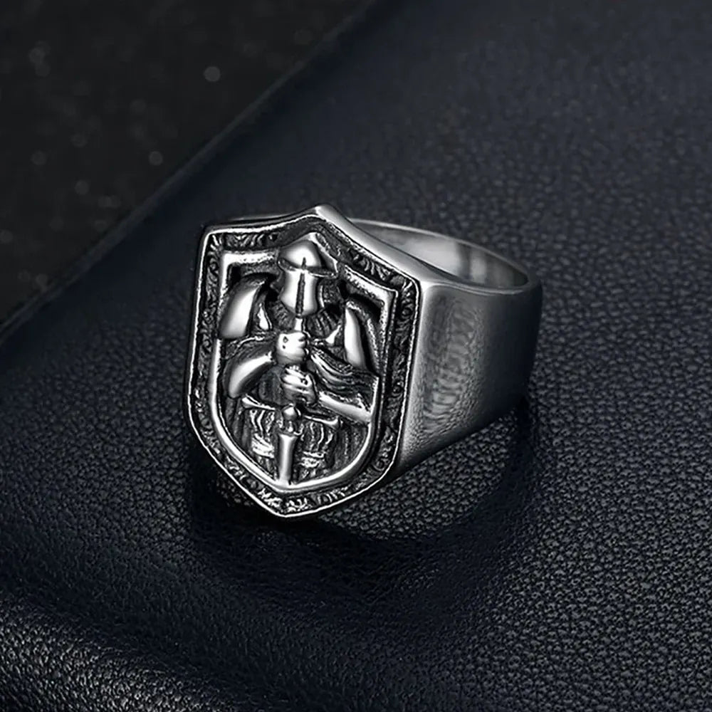 Bague guerrier médiéval épée et bouclier