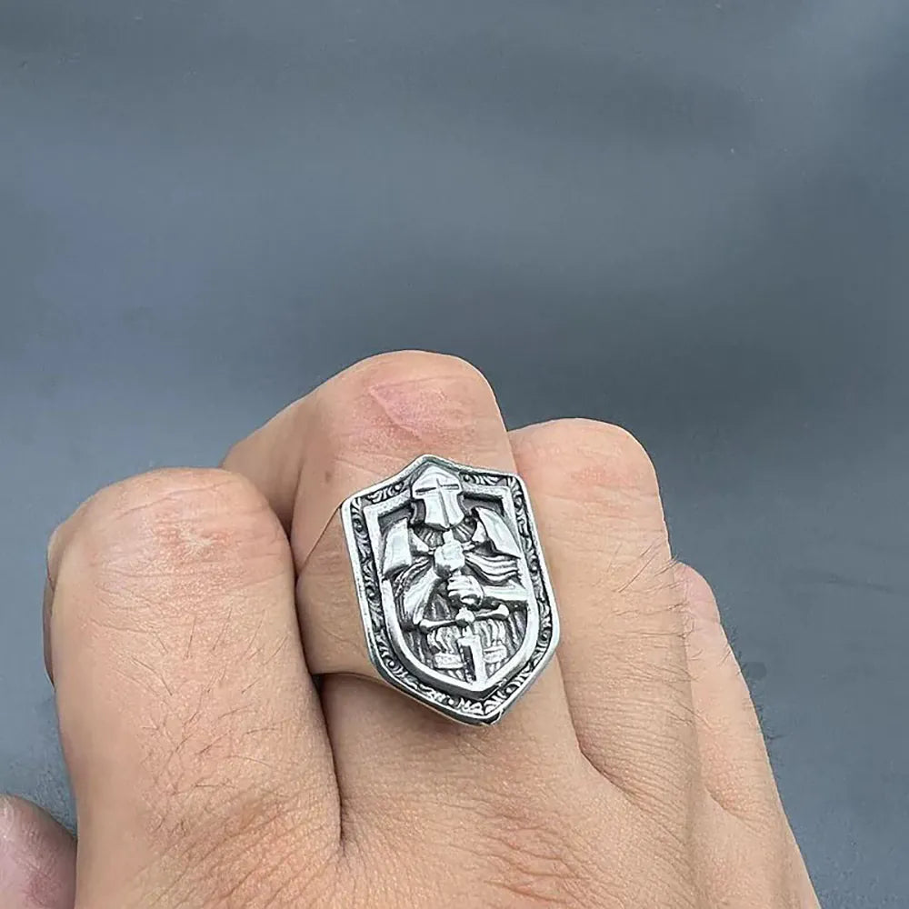 Bague guerrier médiéval épée et bouclier