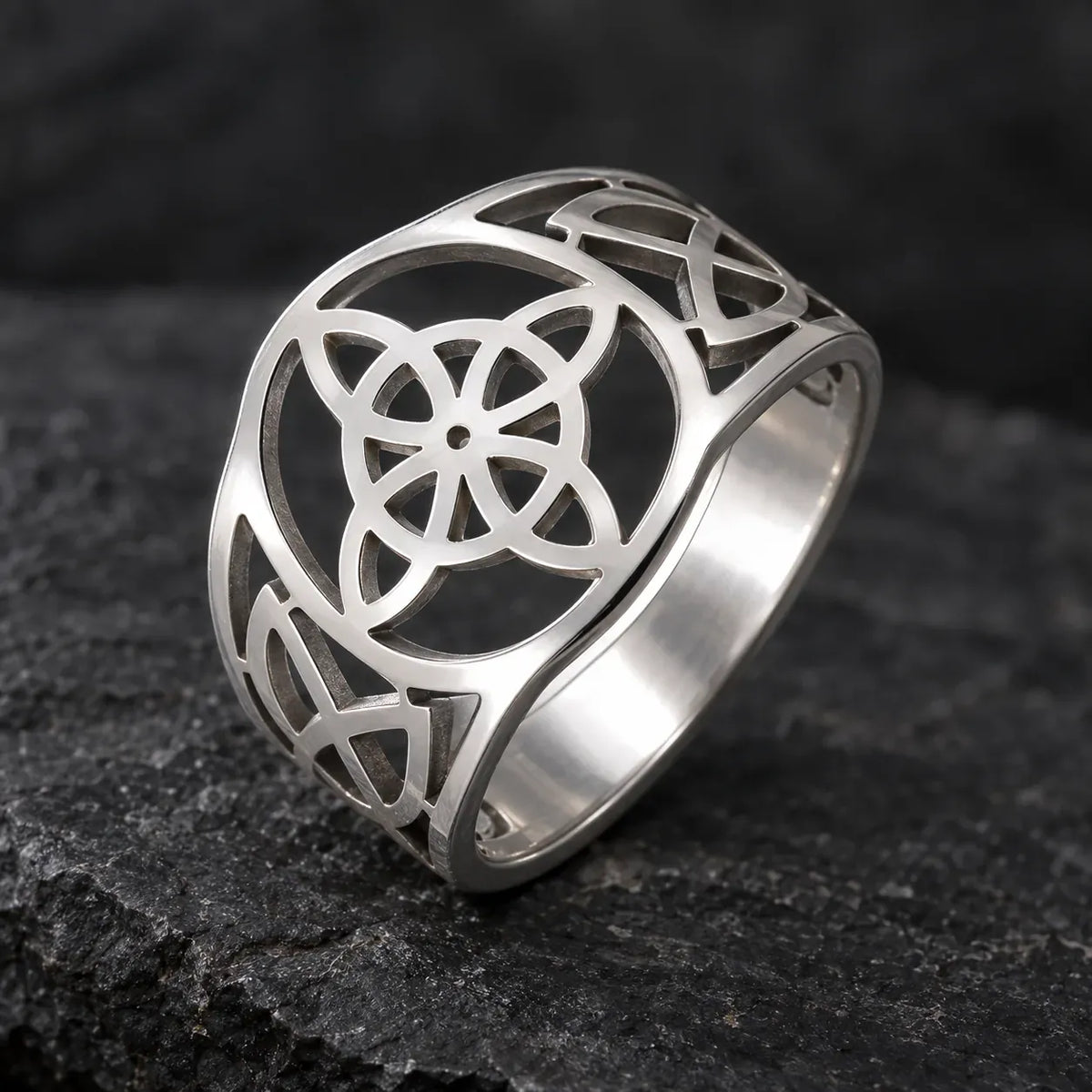 Bague Large Nœud de Sorcière aux Entrelacs Celtiques