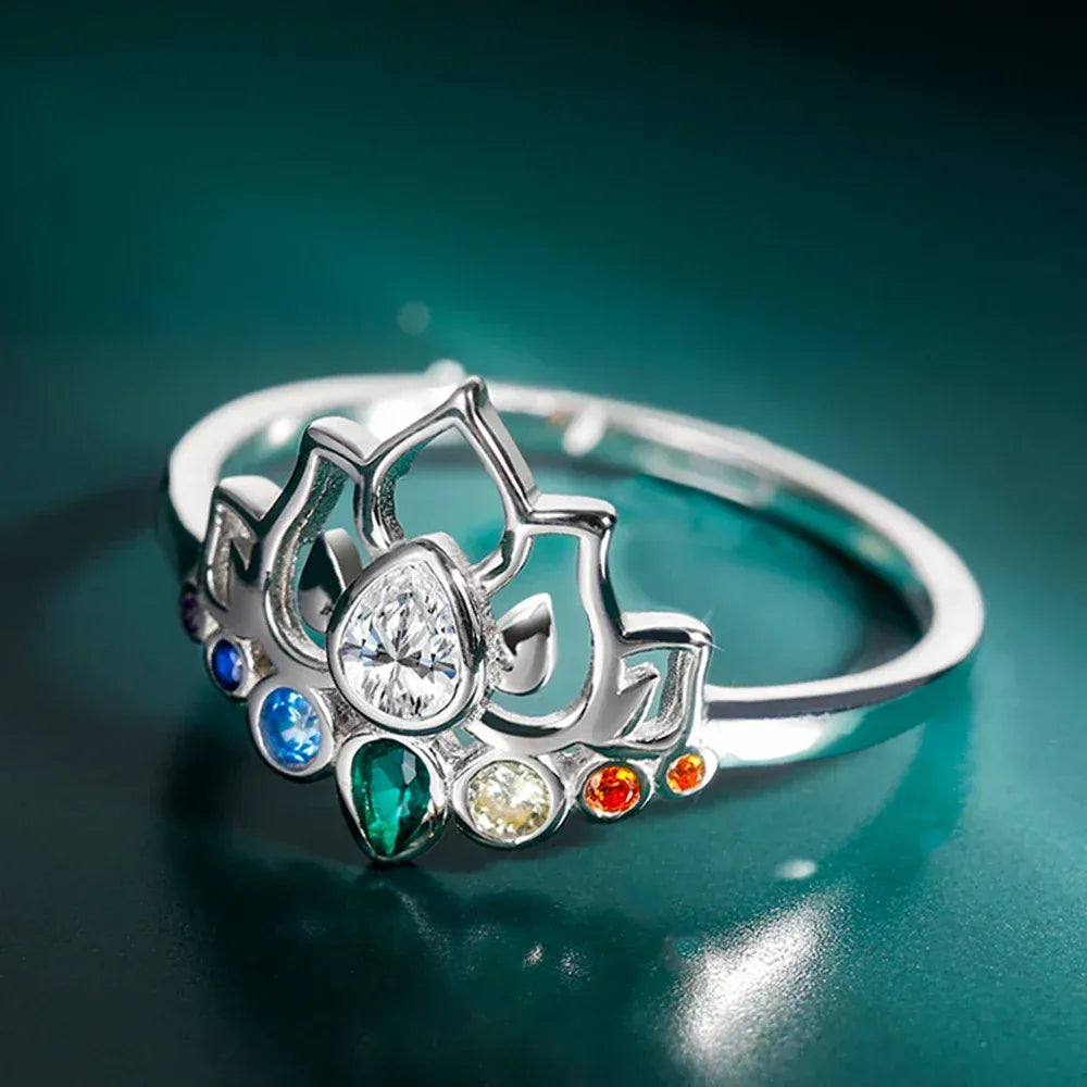 Bague Lotus Ajourée à Zircon Poire et 7 Chakras
