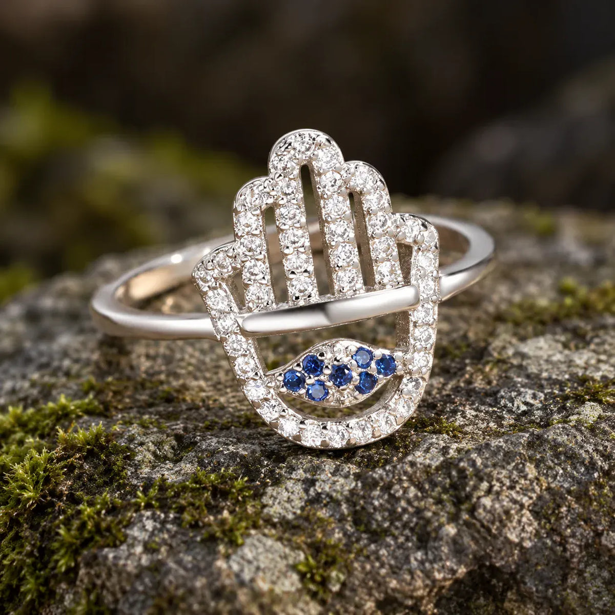 Bague Main de Fatima Ajourée Sertie d'Œil Bleu