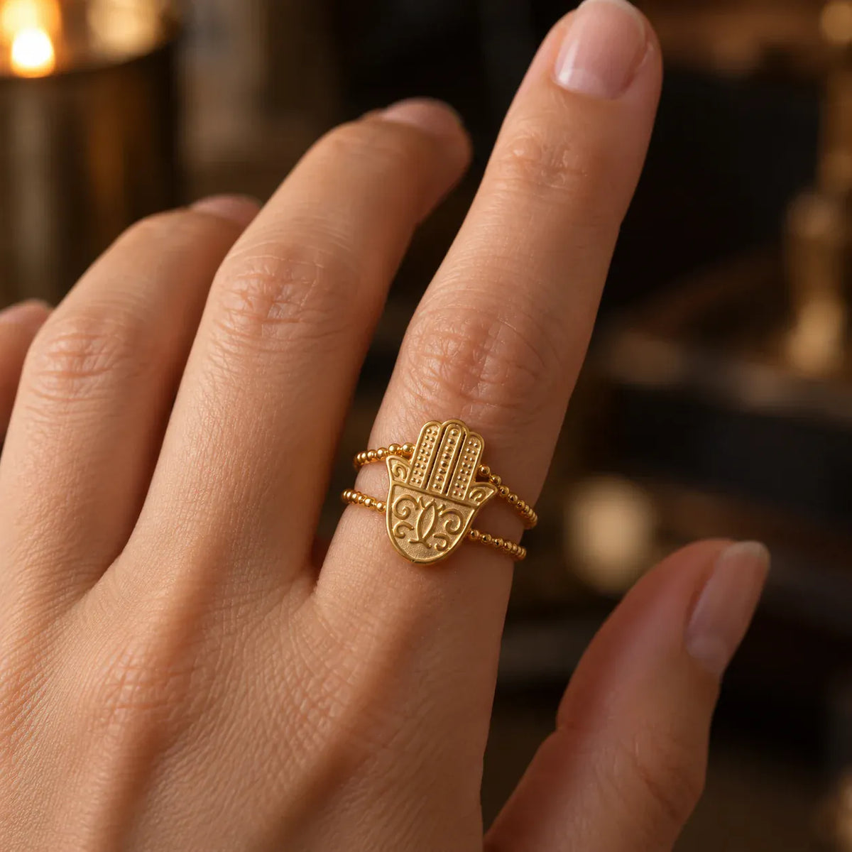 Bague Main de Fatima Ciselée à Double Anneau Perlé Réglable