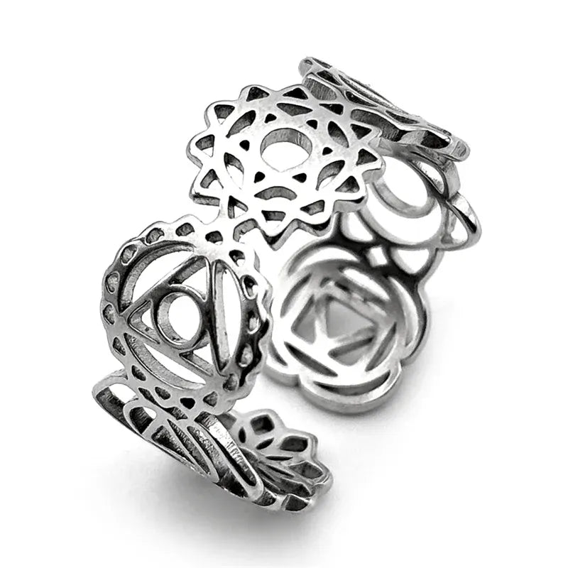 Bague Ouverte Symboles des 7 Chakras Ajourés Argenté