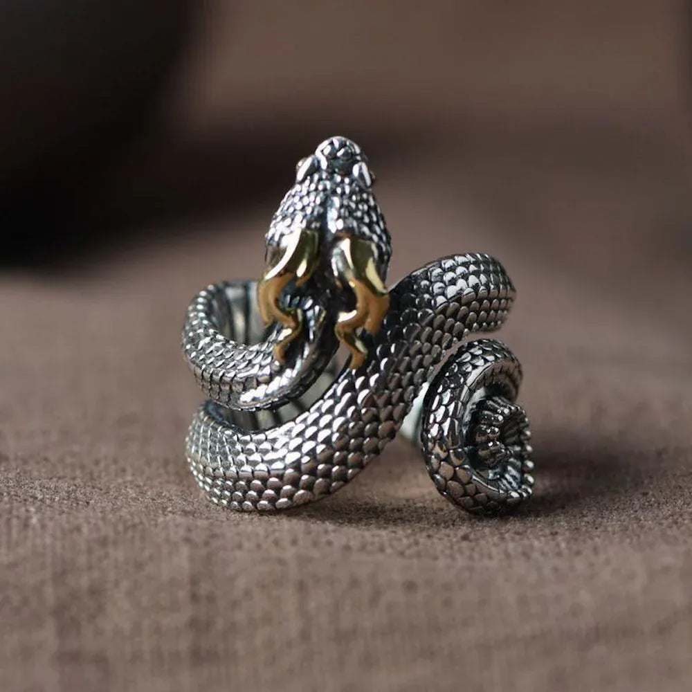 Bague Serpent Dressé aux Rehauts Dorés