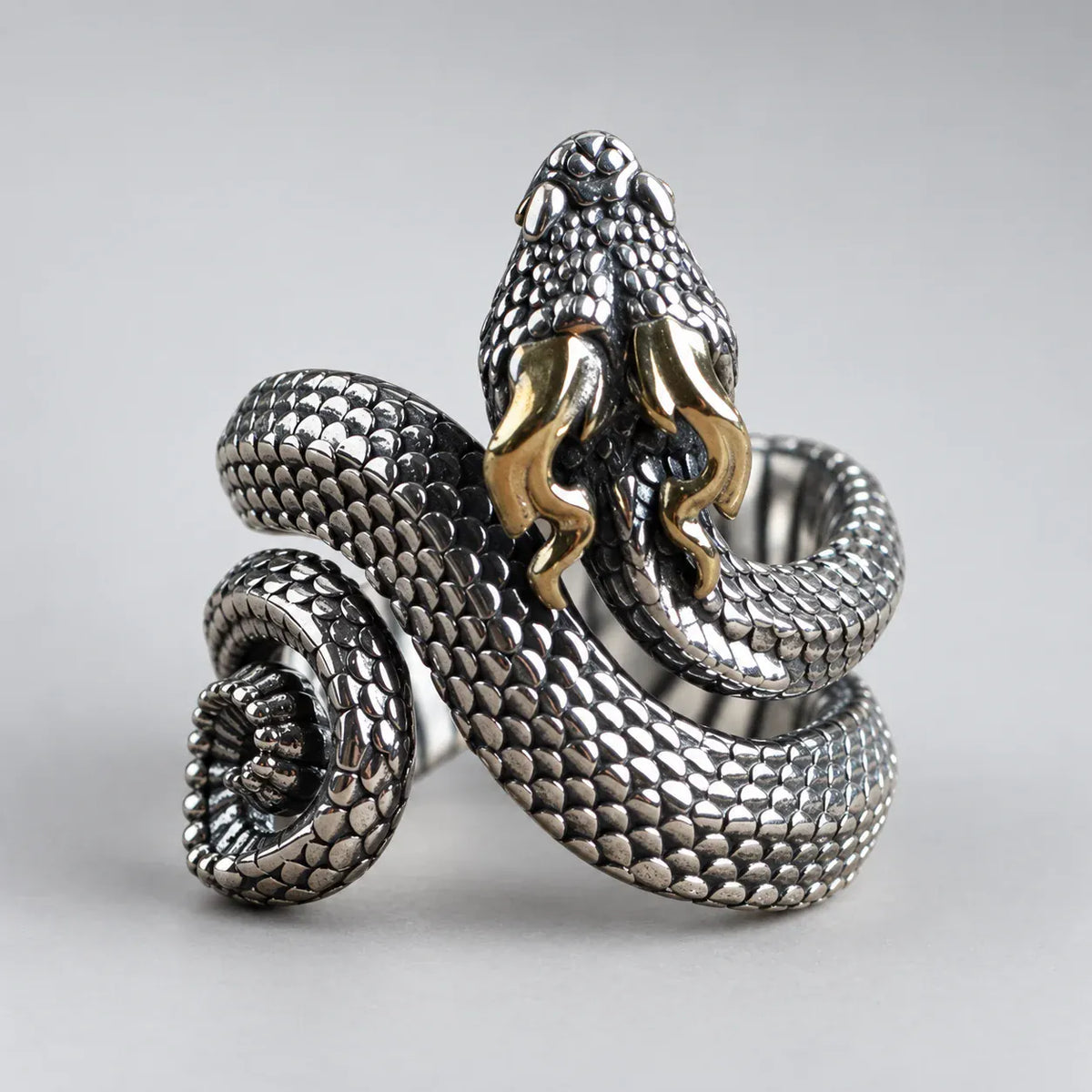 Bague Serpent Dressé aux Rehauts Dorés