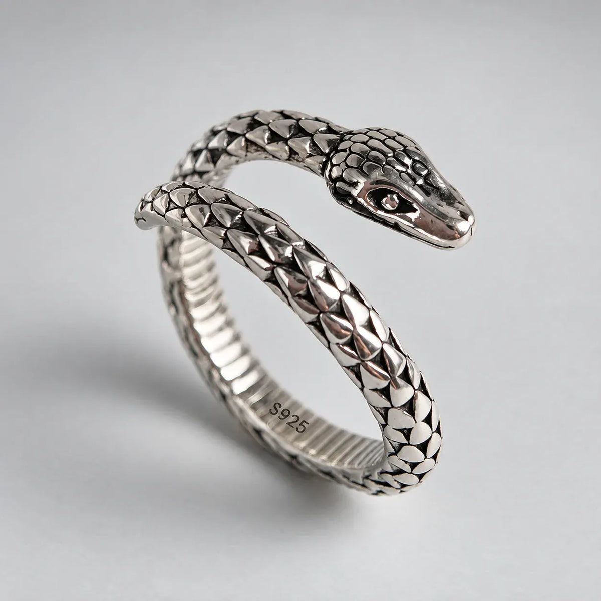 Bague Serpent Enlacé à Écailles Pointues Réglable