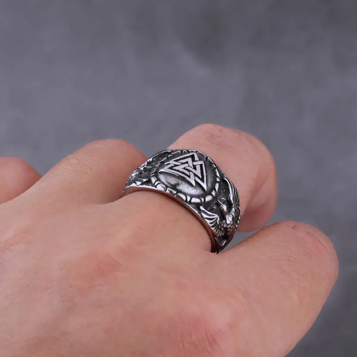 Bague Viking Raven Simple en acier inoxydable pour hommes, tendance rétro Odin, Triangle Punk, amulette, bijoux, vente en gros