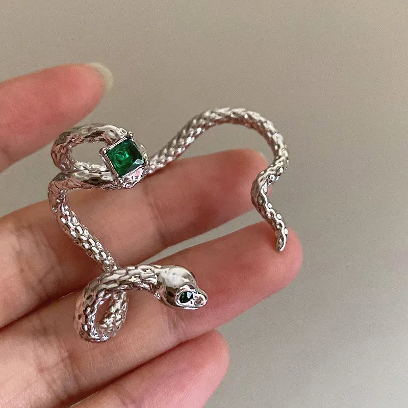 Bijou d’Oreille Serpent à la Pierre Verte