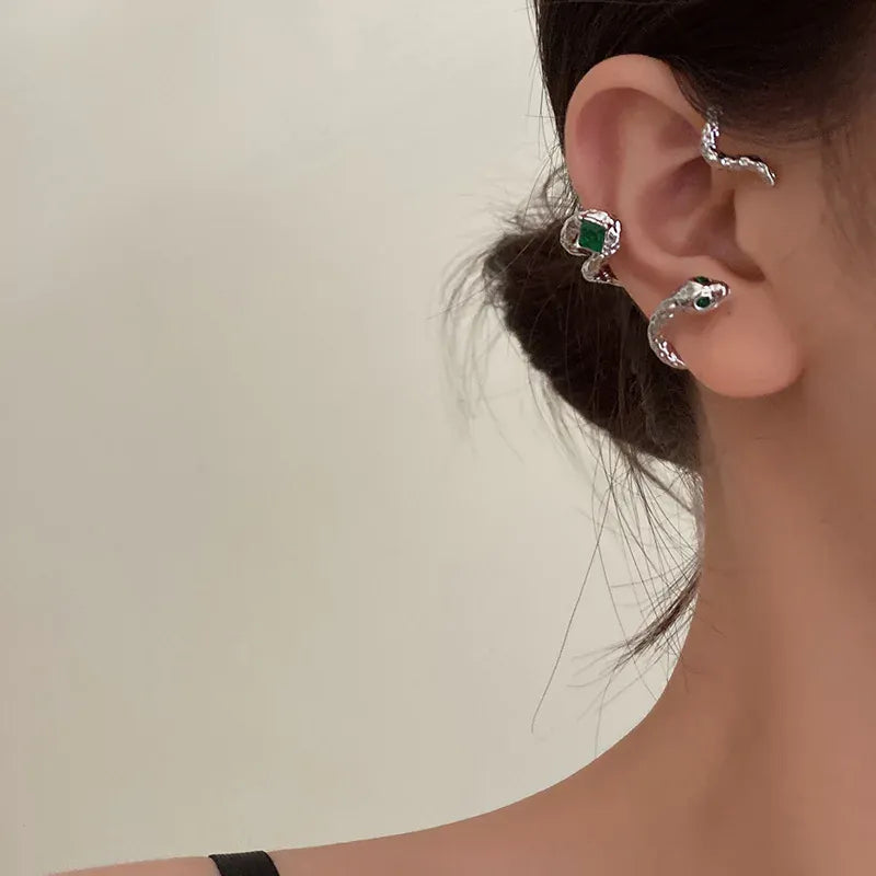 Bijou d’Oreille Serpent à la Pierre Verte