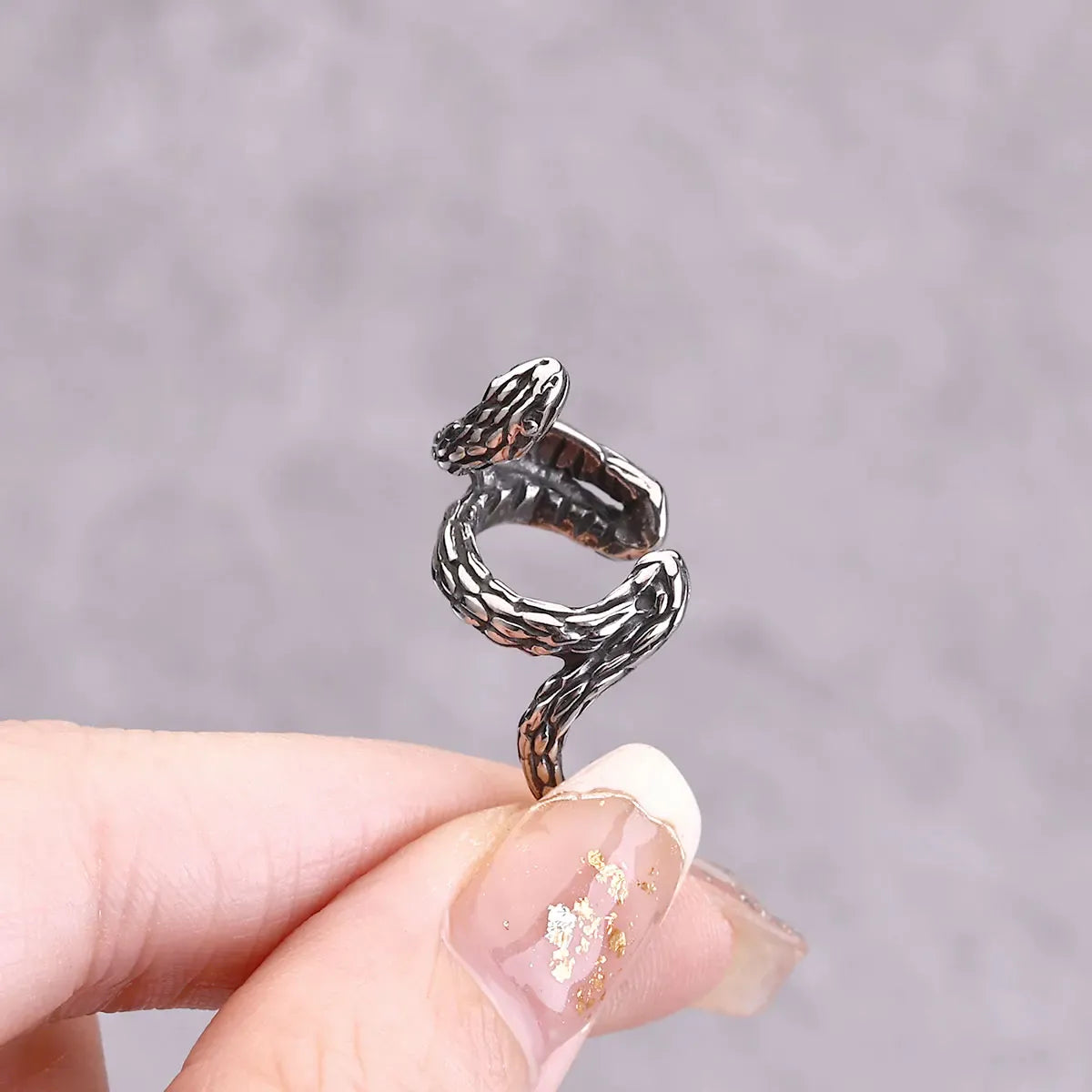Bijou d'Oreille Serpent en Spirale