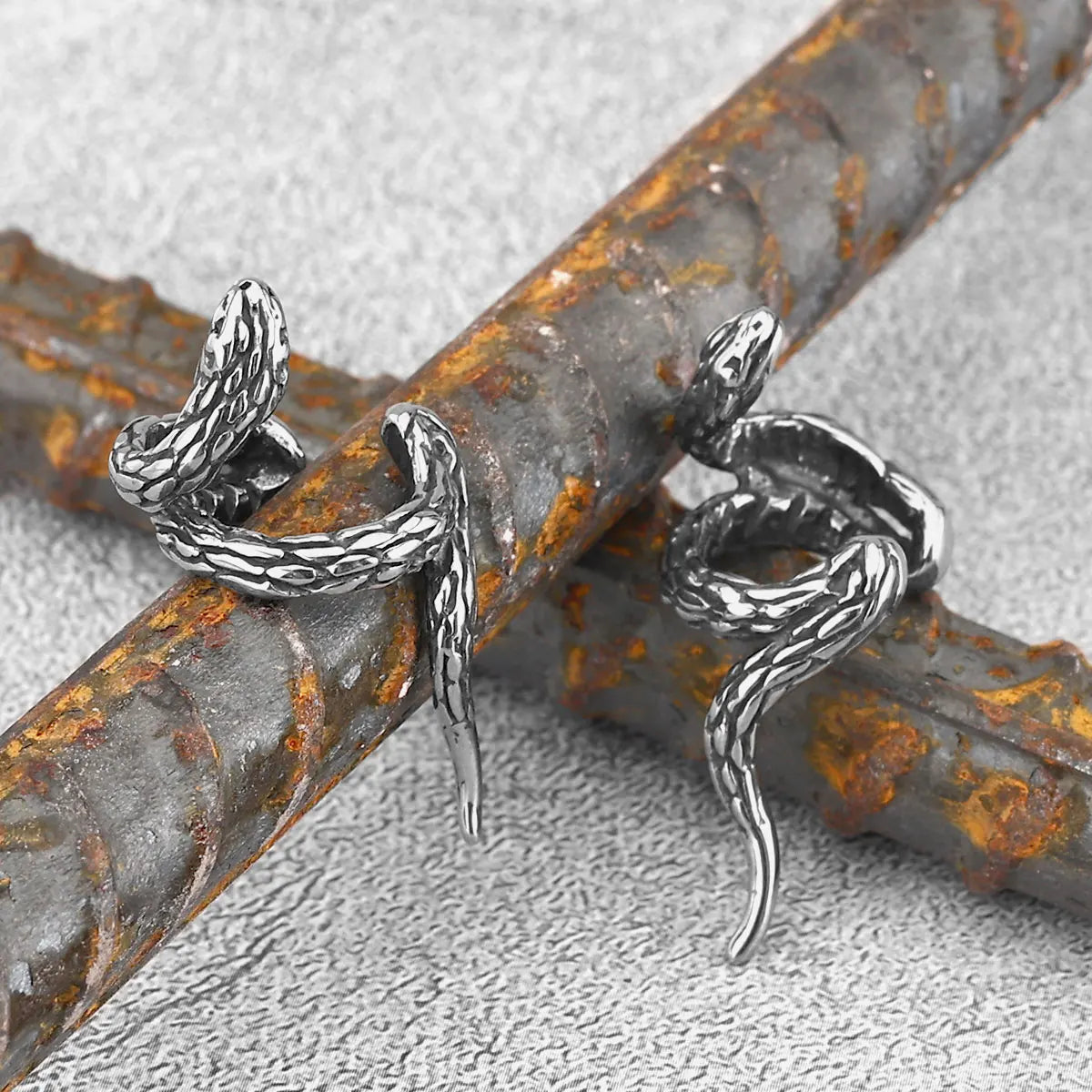 Bijou d'Oreille Serpent en Spirale