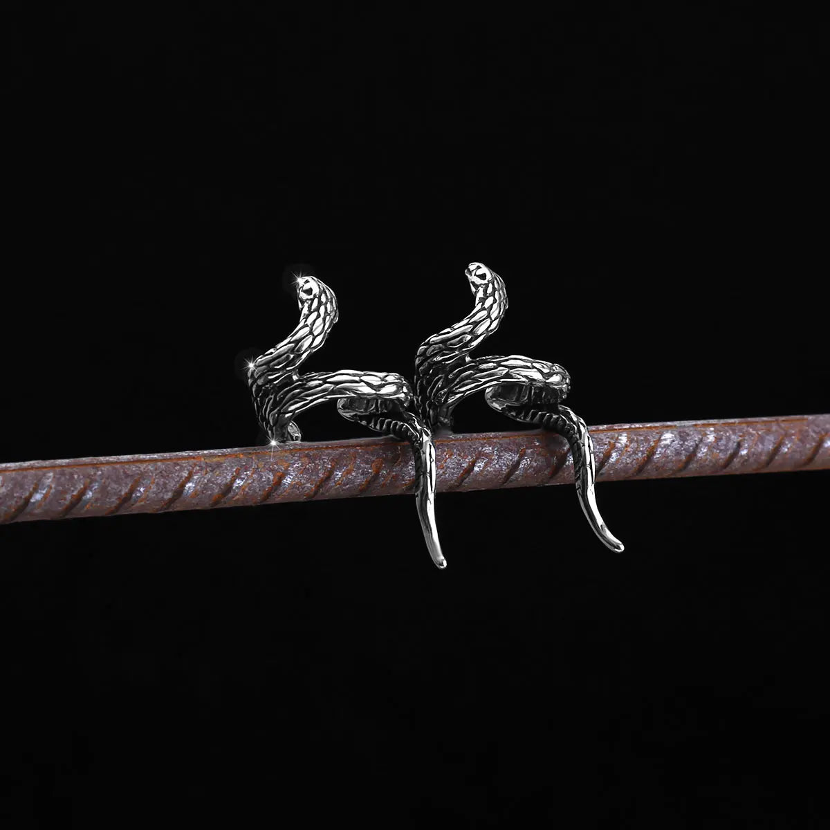 Bijou d'Oreille Serpent en Spirale