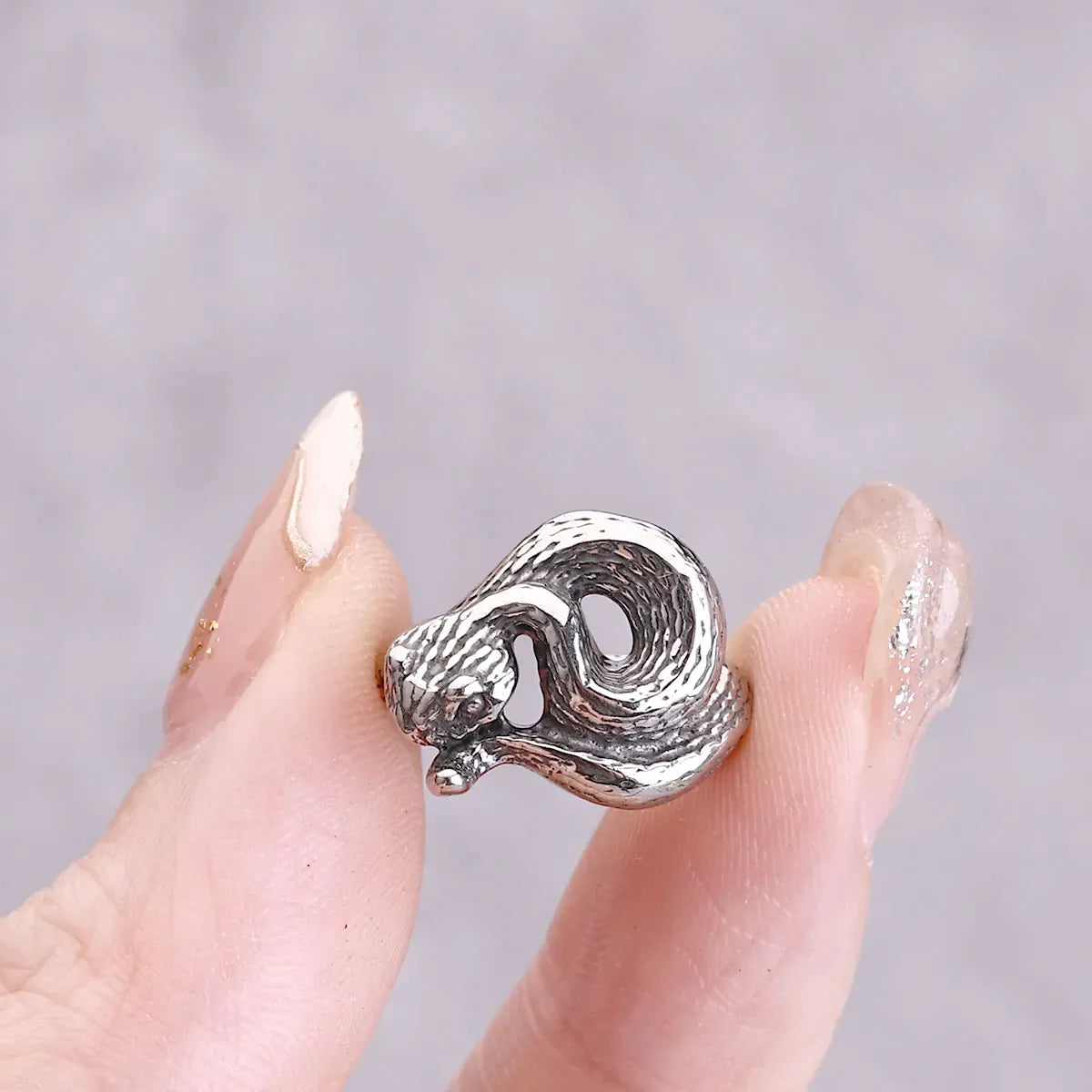 Bijou d'Oreille Serpent Enroulé