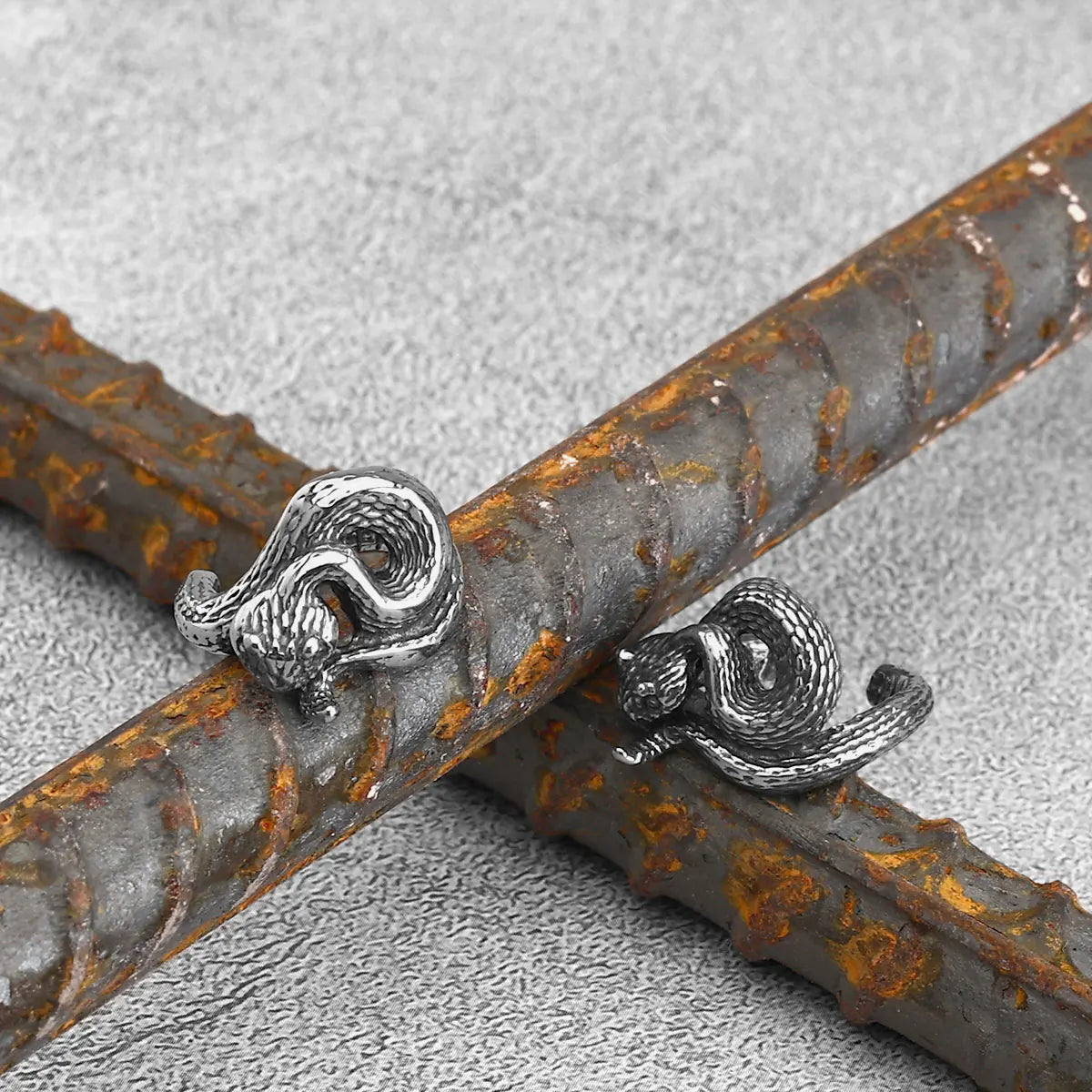 Bijou d'Oreille Serpent Enroulé