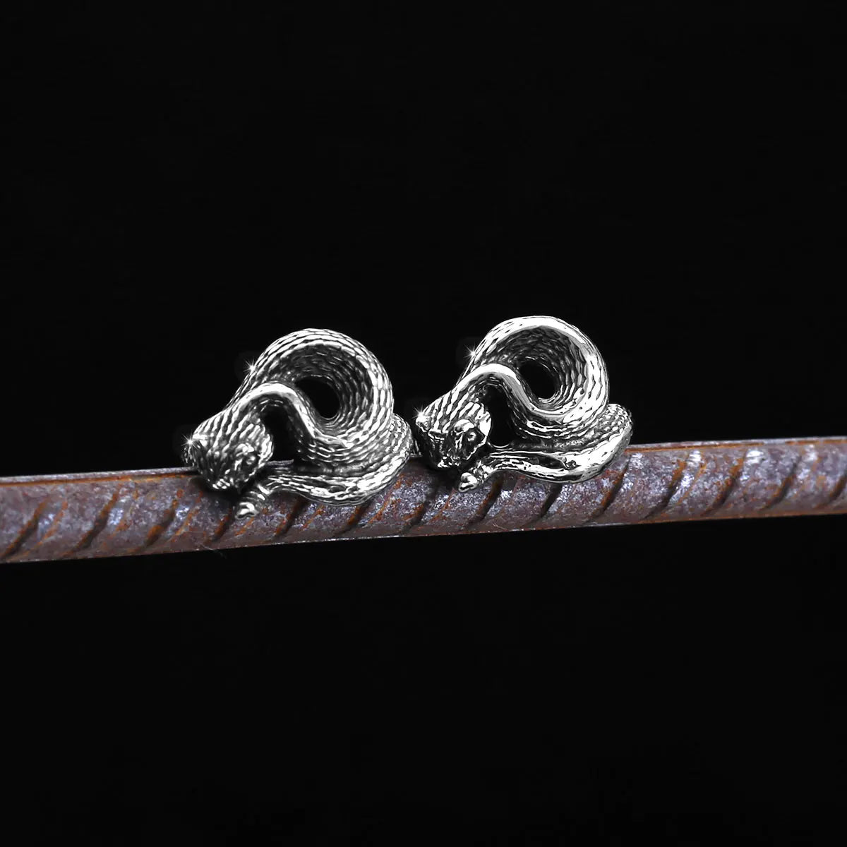 Bijou d'Oreille Serpent Enroulé