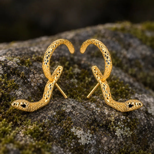 Boucles d’Oreilles Serpent Lové au Lobe