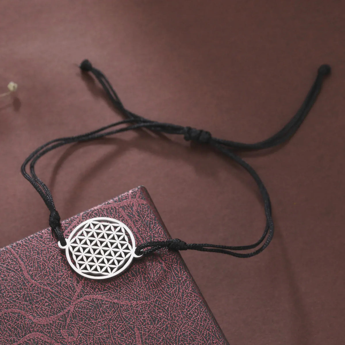 Bracelet Fleur de Vie sur Cordon Coulissant Noir et argenté