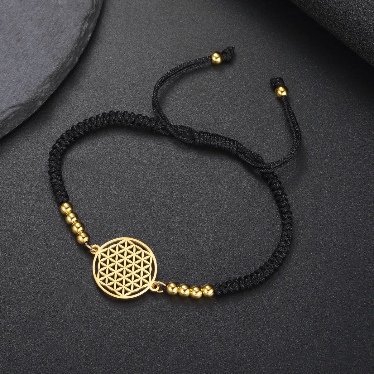Bracelet Fleur de Vie sur Cordon Tressé et Perles Dorées Cordon noir