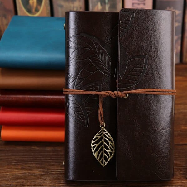 Carnet en cuir - Motif feuille Noir / S : 10.5 x 14.5 cm