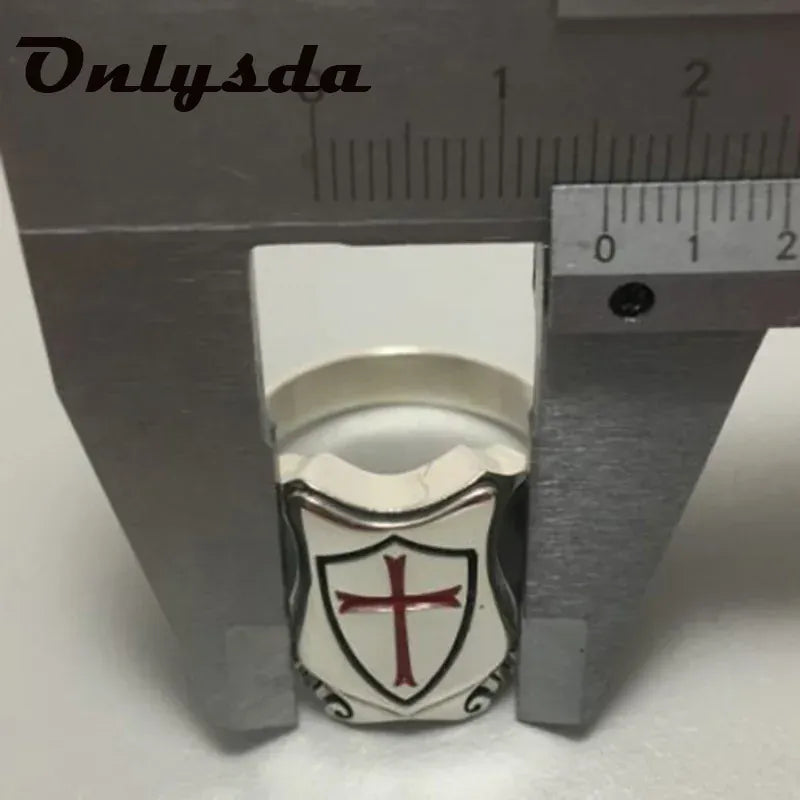 Chevalière bouclier templier croix rouge