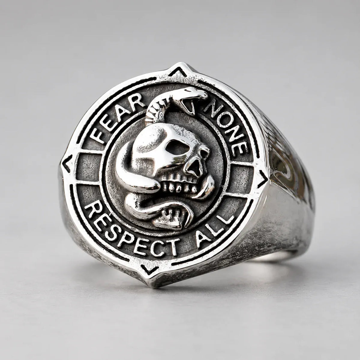 Chevalière Crâne et Serpent Fear None 11