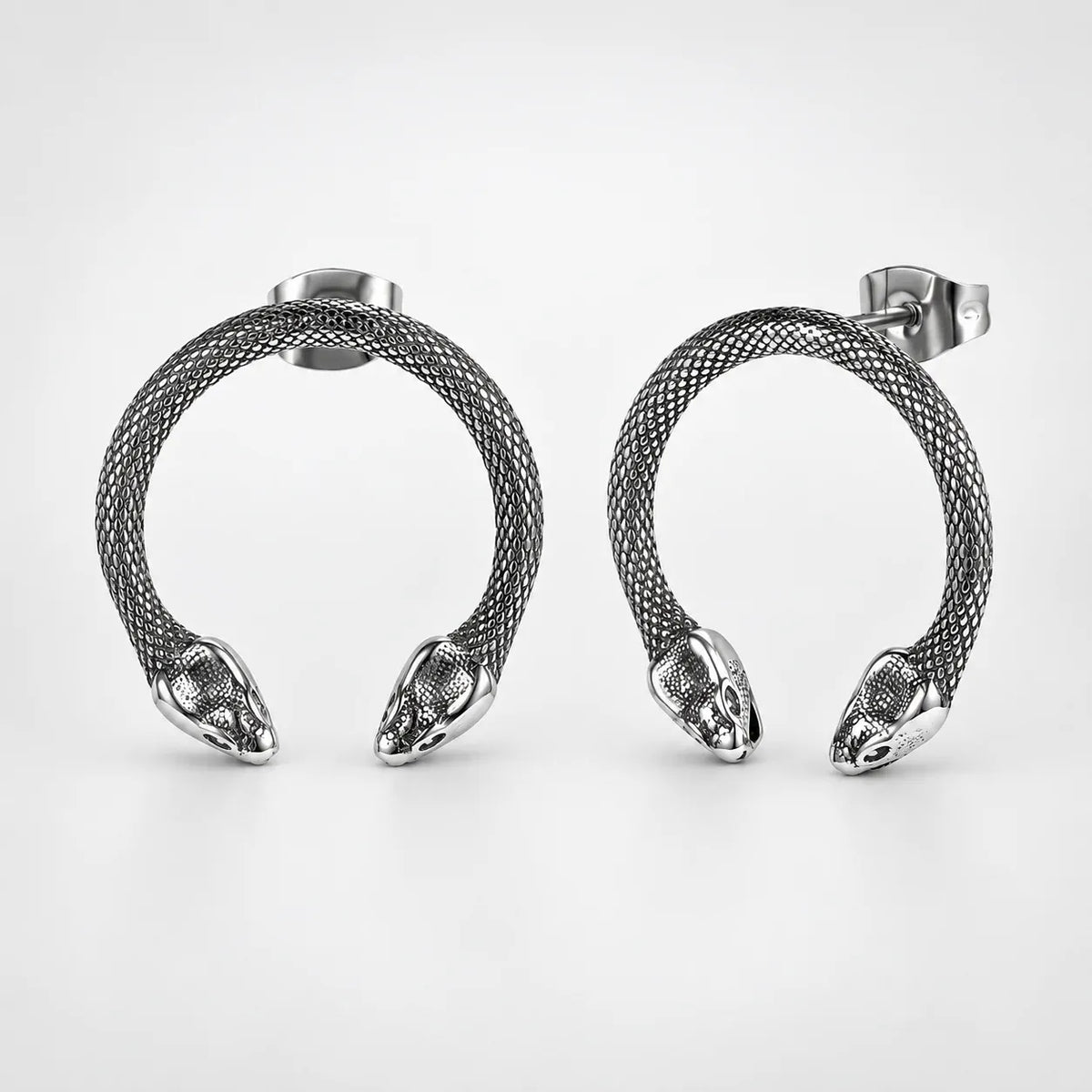Clous d’Oreilles Serpent à Deux Têtes