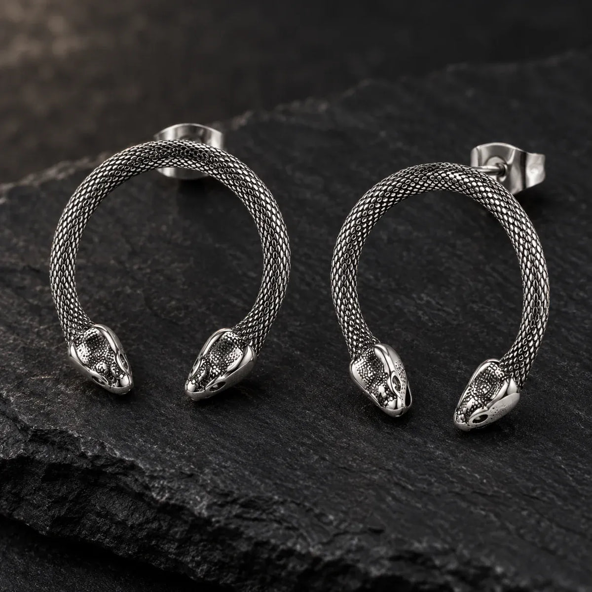 Clous d’Oreilles Serpent à Deux Têtes
