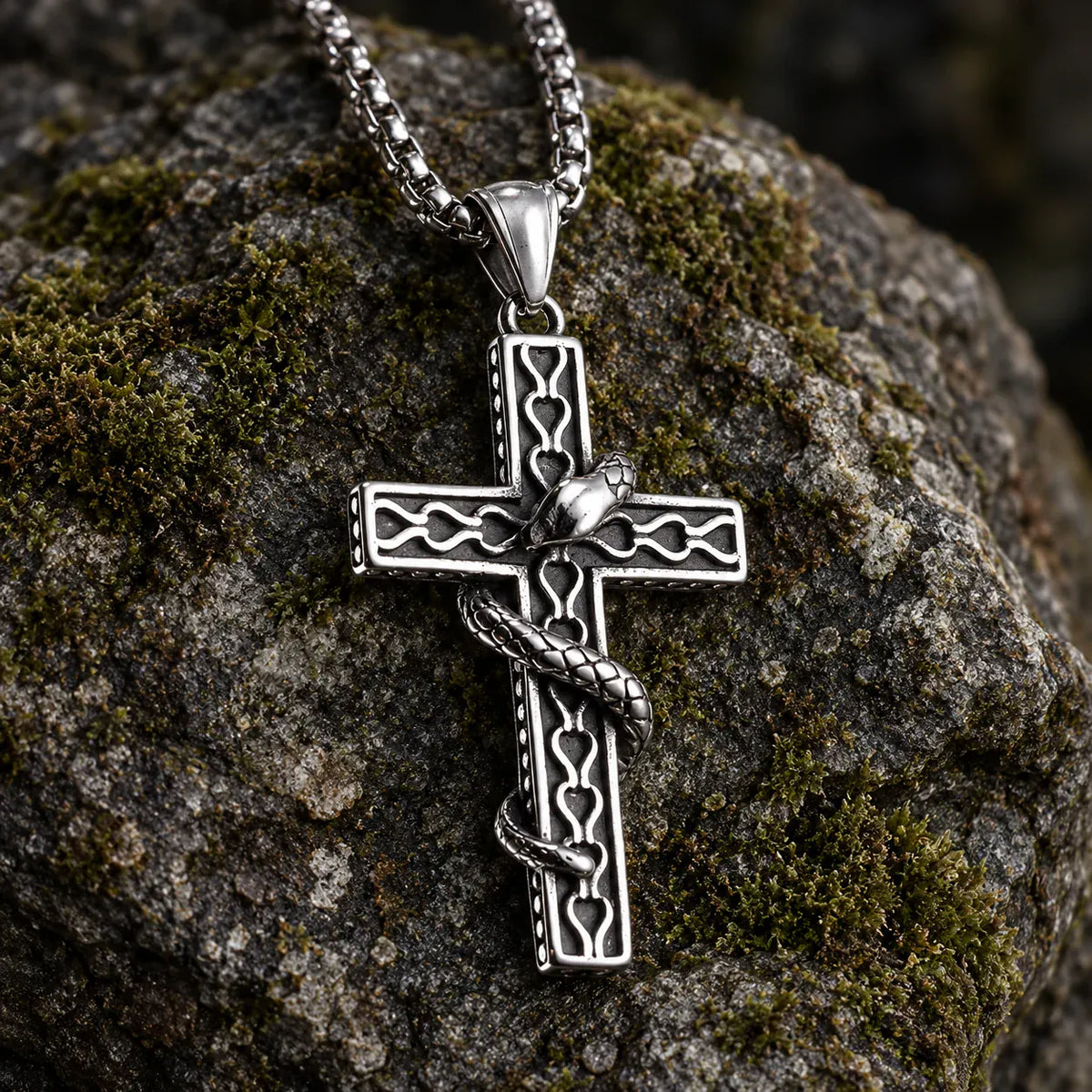 Collier Croix au Serpent