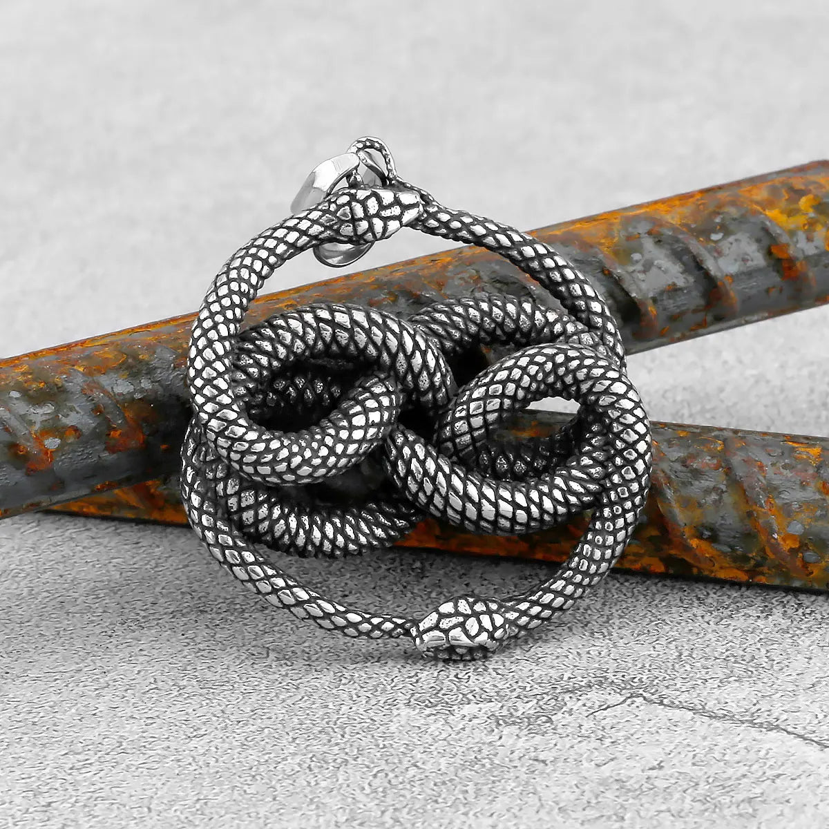 Collier Double Ouroboros Entrelacé Pendentif seul