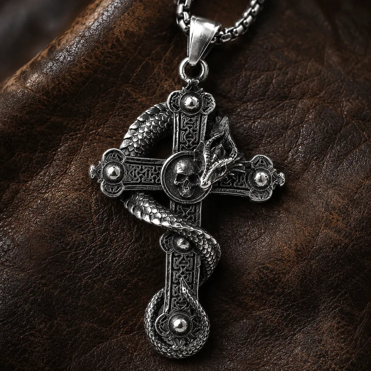 Collier Dragon & Croix Gothique