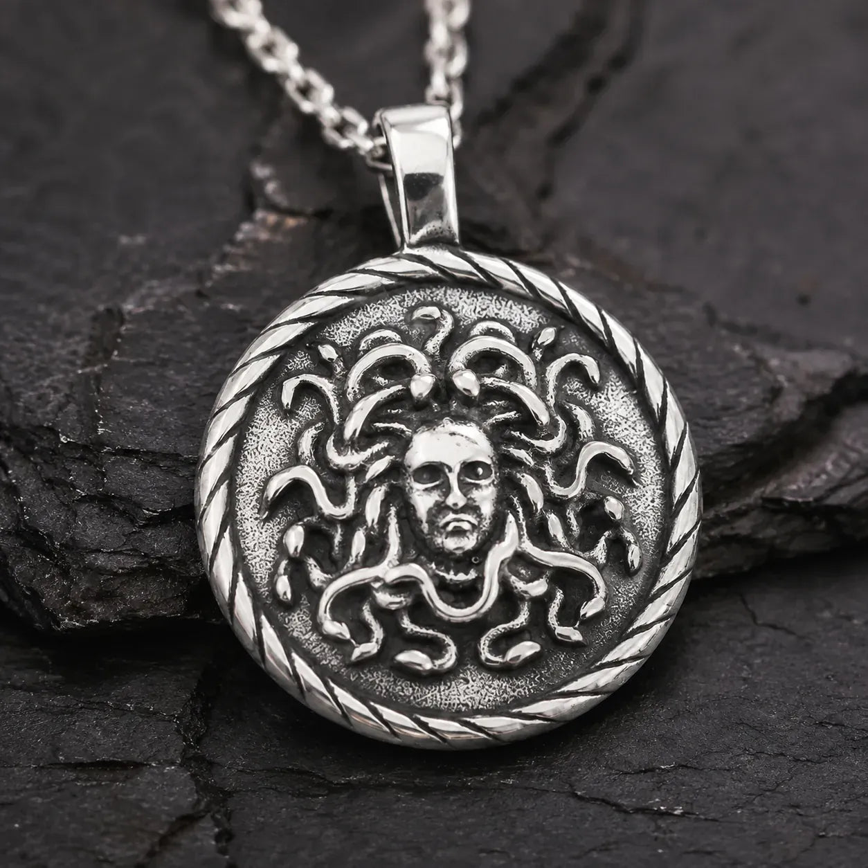 Collier Gorgone Rayonnante