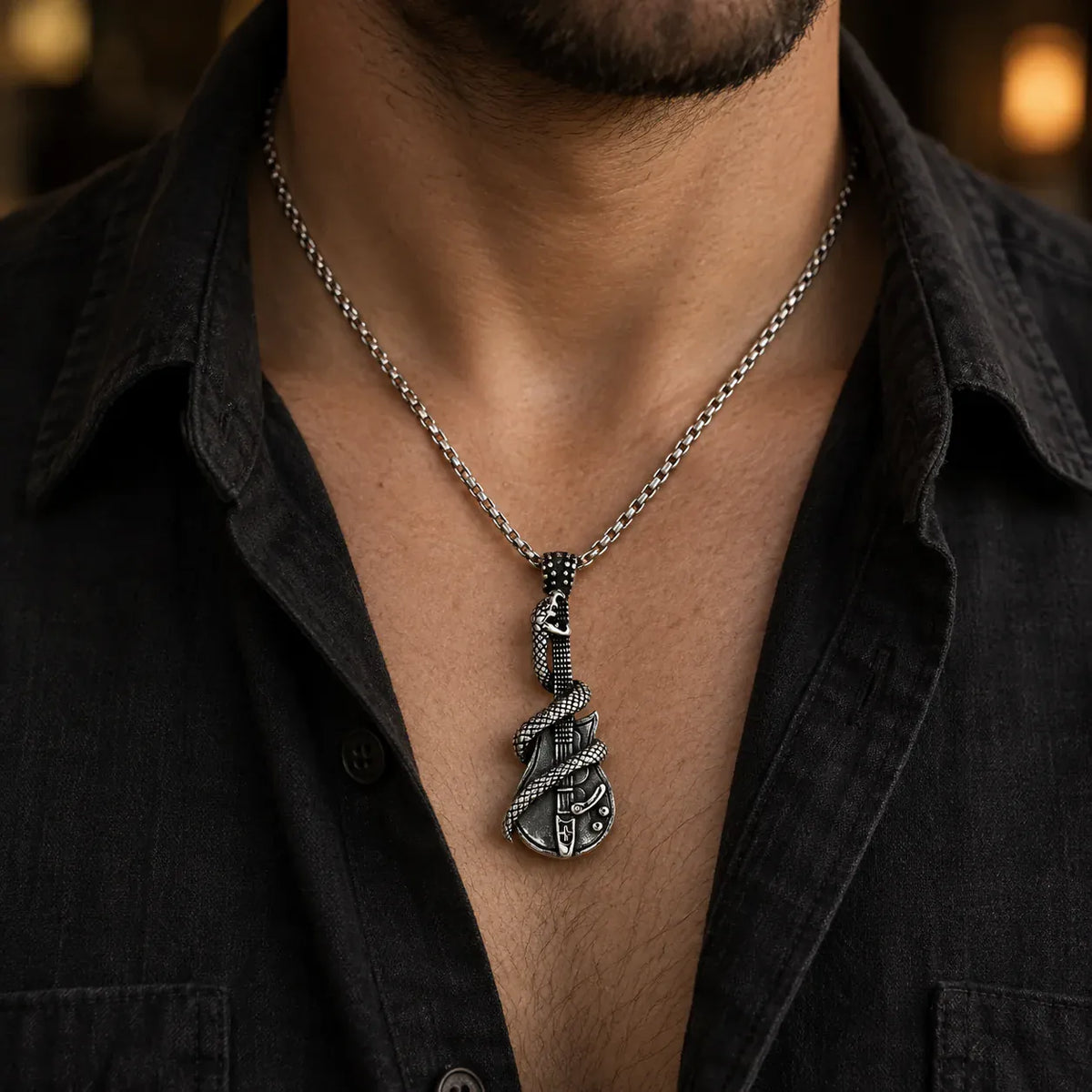 Collier Guitare au Serpent