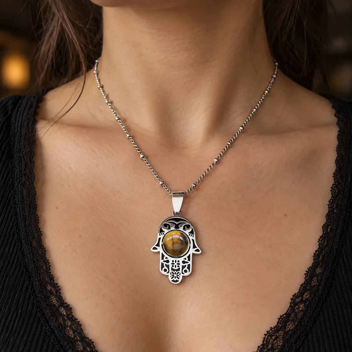 Collier Main de Fatima Ajourée Œil de Tigre