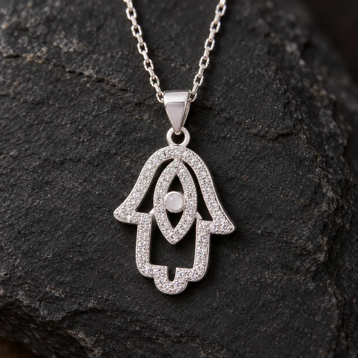 Collier Main de Fatima Ajourée Pavée à Œil