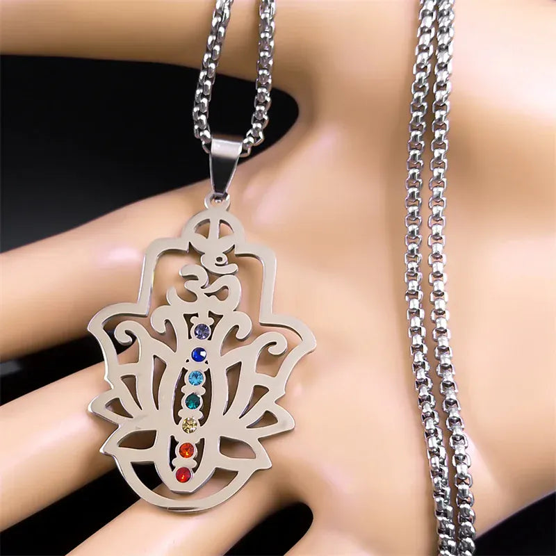 Collier Main de Fatima Om et Lotus 7 Chakras Argenté