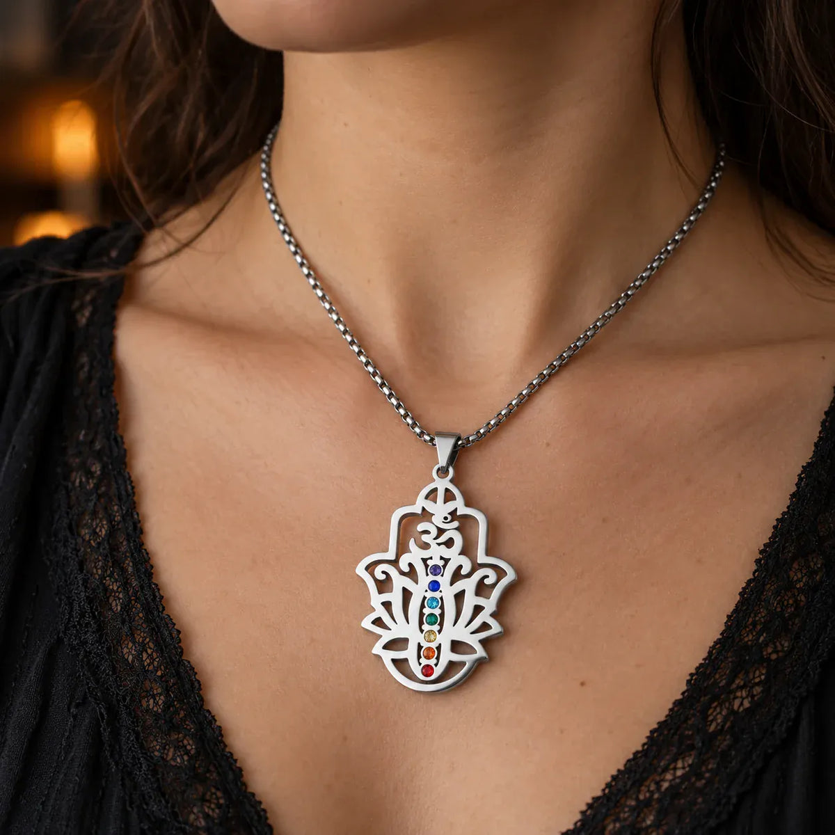 Collier Main de Fatima Om et Lotus 7 Chakras Argenté